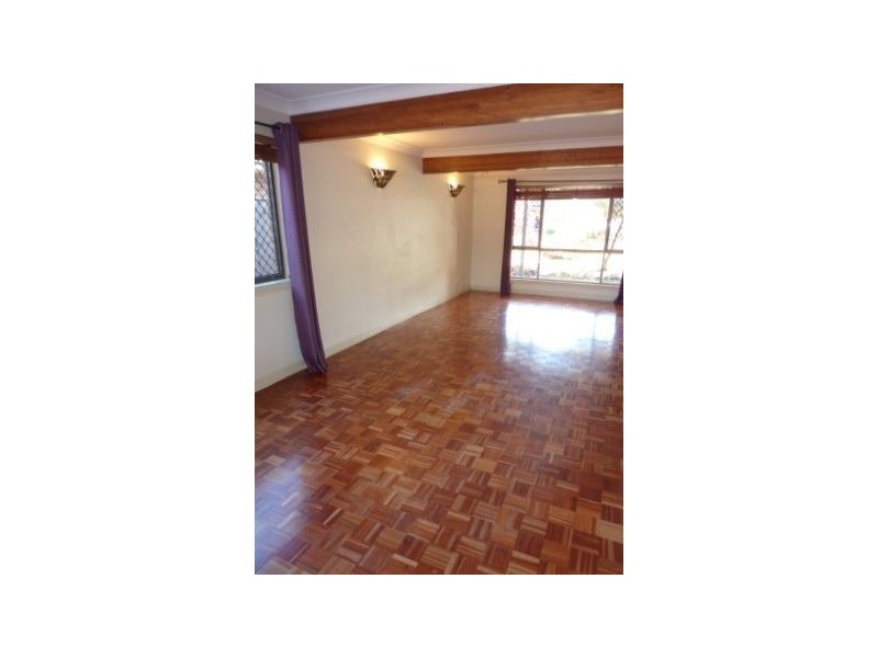 43 Kenora Street, Mansfield QLD 4122