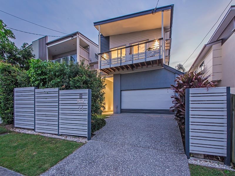 11 Houthem Street, Camp Hill QLD 4152