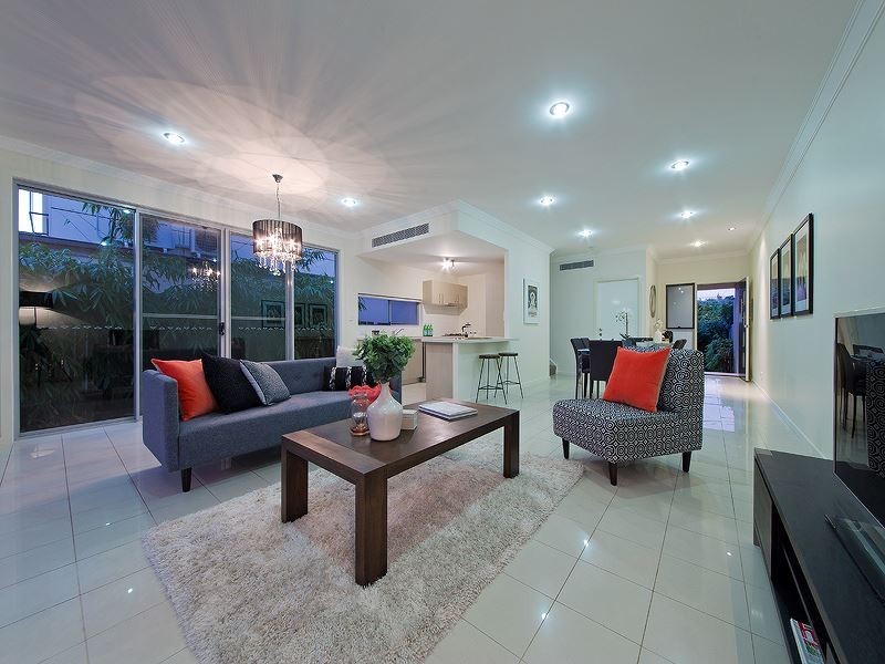 11 Houthem Street, Camp Hill QLD 4152