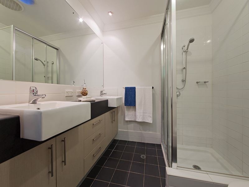 11 Houthem Street, Camp Hill QLD 4152