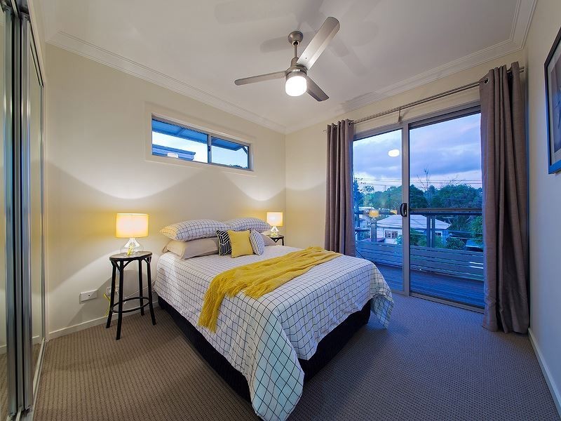 11 Houthem Street, Camp Hill QLD 4152