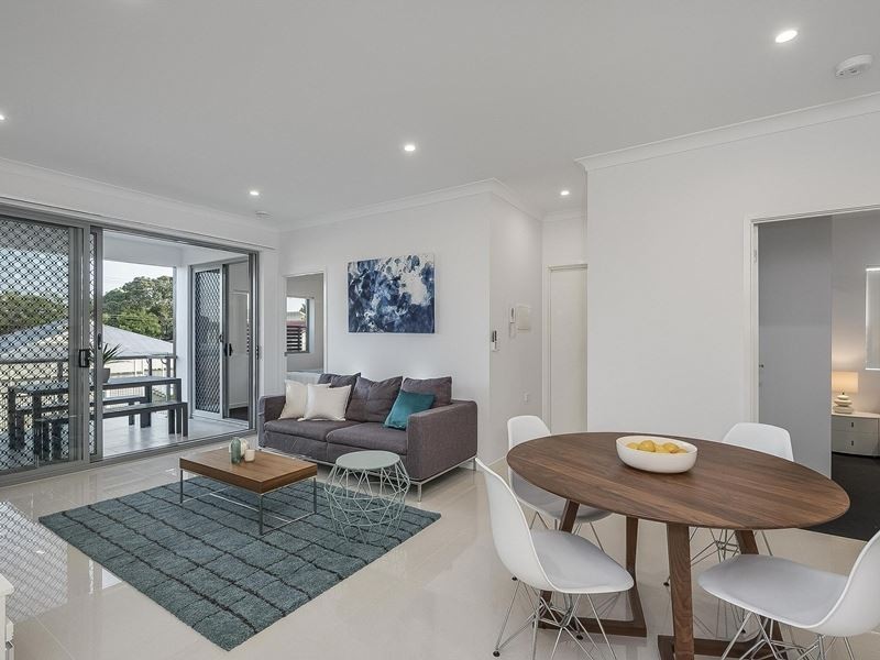 4/68 Kitchener Street, Coorparoo QLD 4151