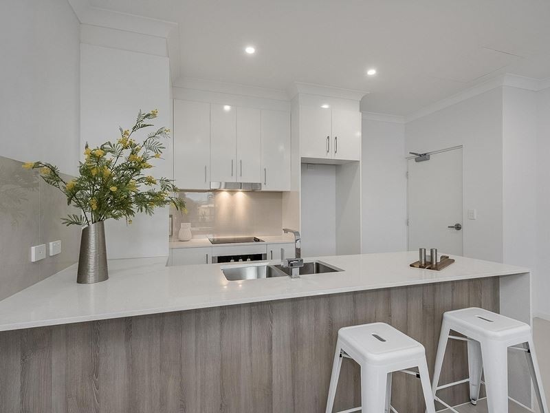 4/68 Kitchener Street, Coorparoo QLD 4151