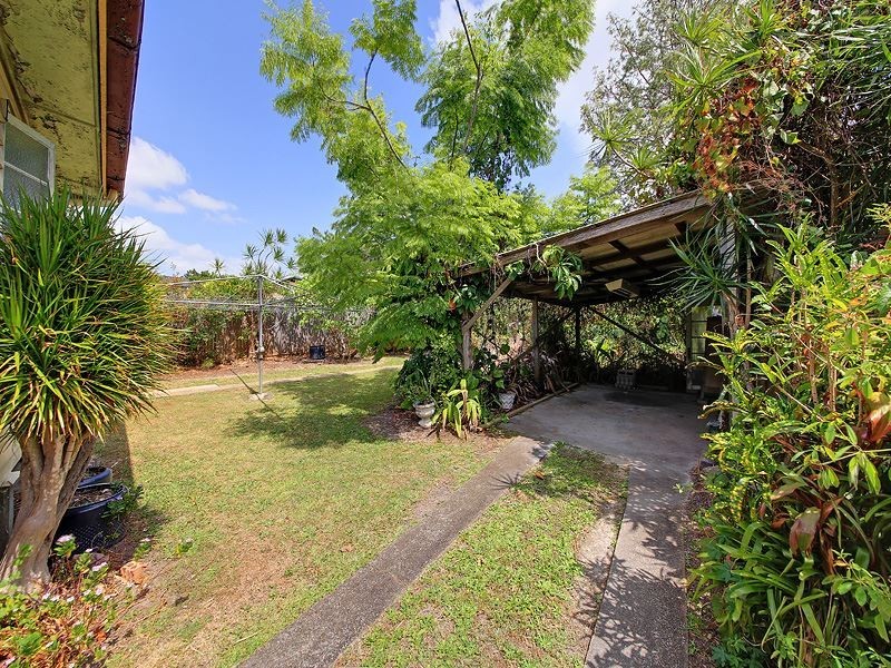 20 Arnold Street, Holland Park QLD 4121