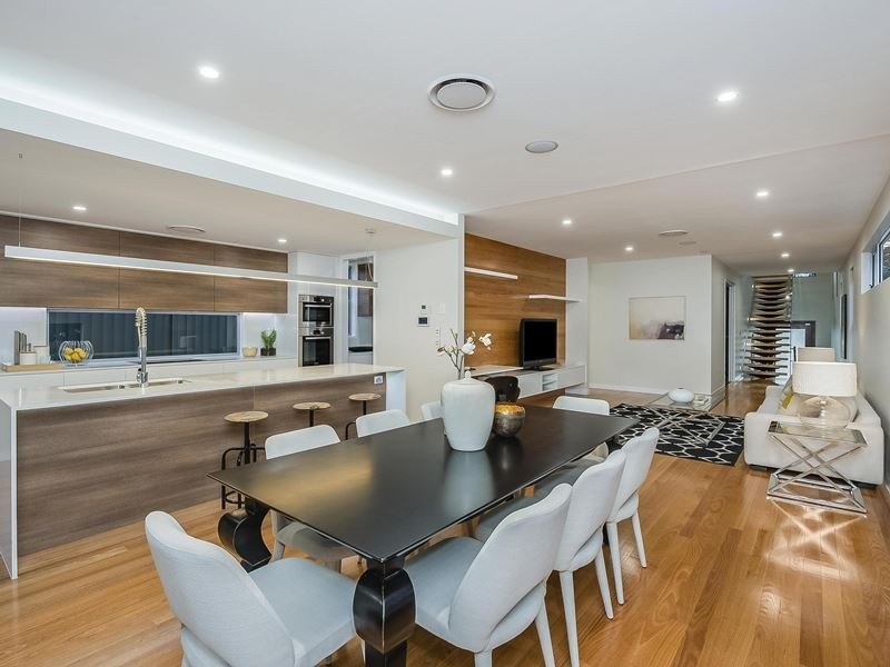 92 Shaftesbury Street, Tarragindi QLD 4121