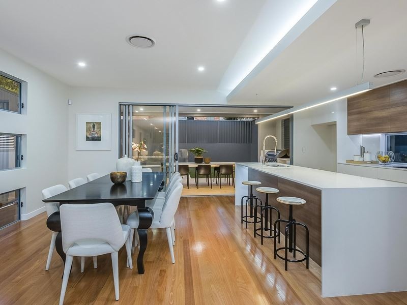 92 Shaftesbury Street, Tarragindi QLD 4121