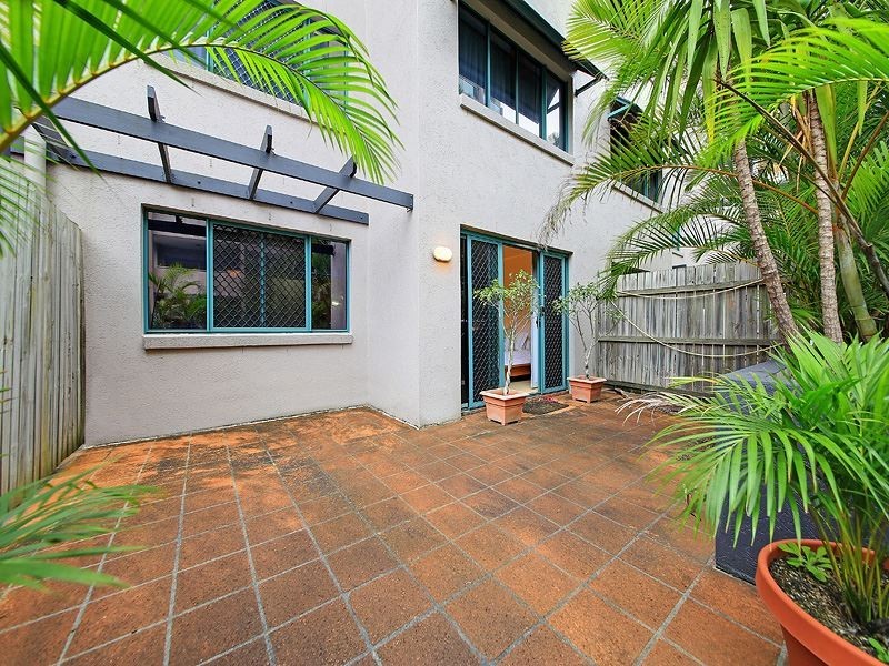2/219 Wellington Road, East Brisbane QLD 4169