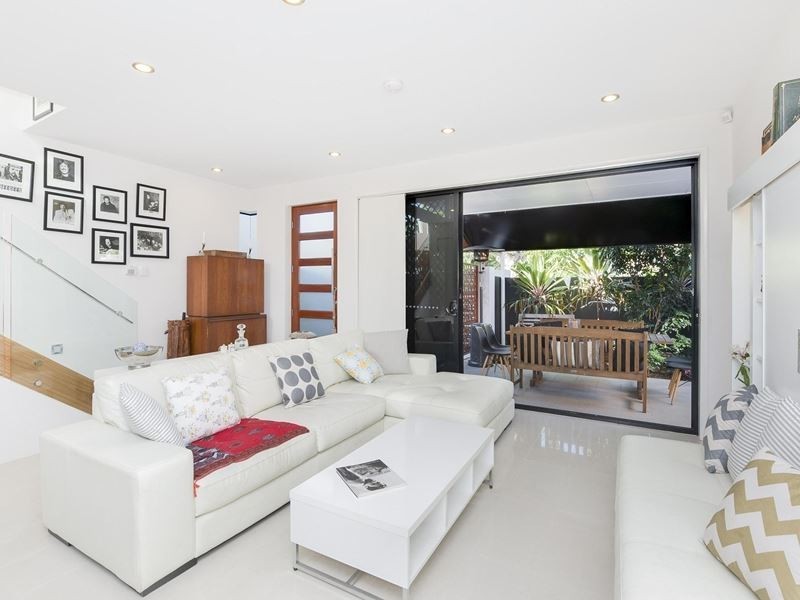 2/232 Riding Road, Balmoral QLD 4171