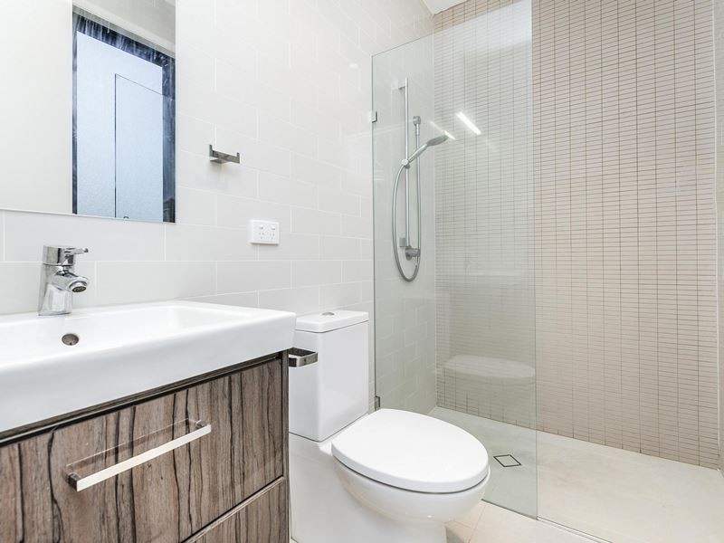 2/232 Riding Road, Balmoral QLD 4171