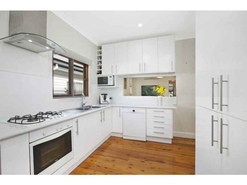 13 Tranters Avenue, Camp Hill QLD 4152