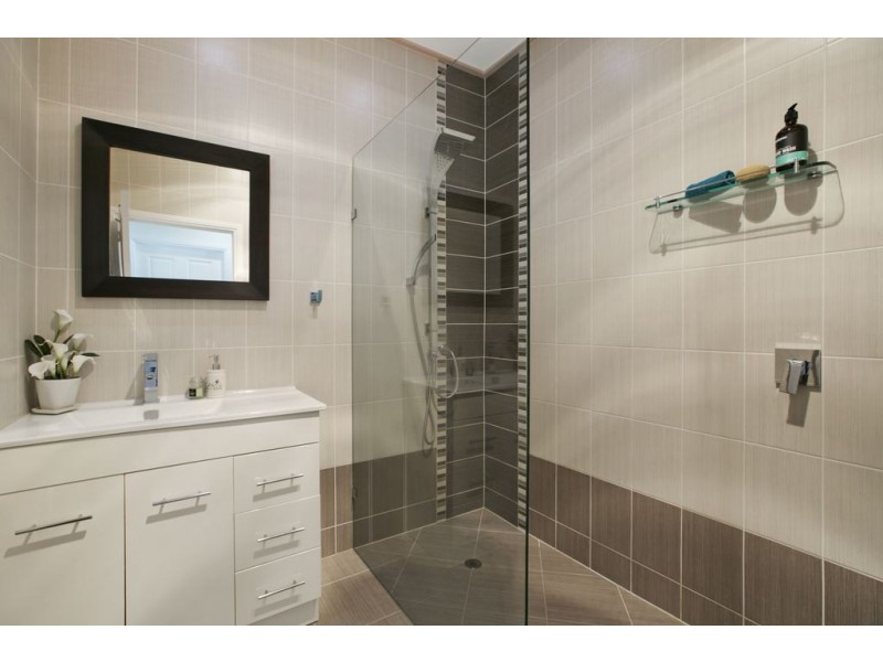 13 Tranters Avenue, Camp Hill QLD 4152