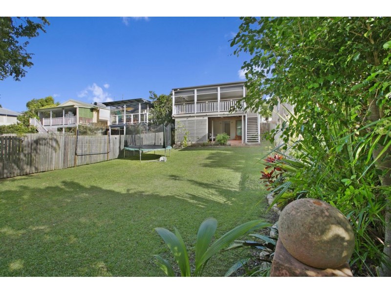 13 Tranters Avenue, Camp Hill QLD 4152