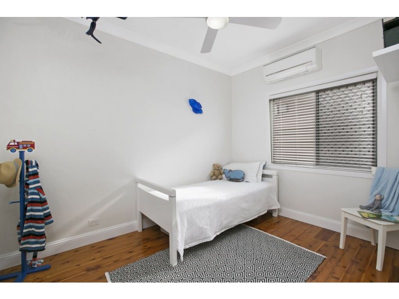 13 Tranters Avenue, Camp Hill QLD 4152