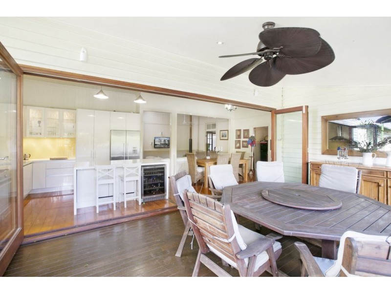 14 Macaulay Street, Coorparoo QLD 4151