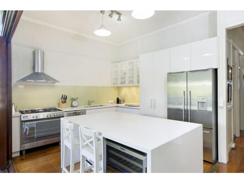 14 Macaulay Street, Coorparoo QLD 4151