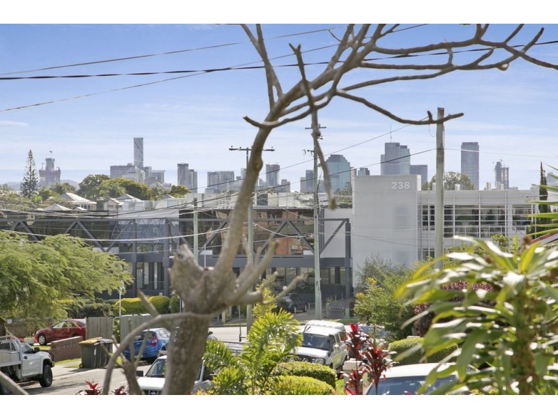 14 Macaulay Street, Coorparoo QLD 4151