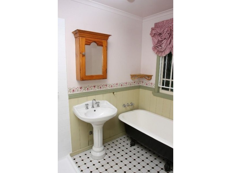 12 Cairns Street, East Brisbane QLD 4169