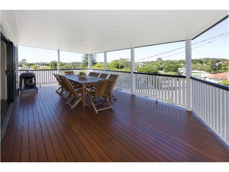 122 Cracknell Road, Tarragindi QLD 4121