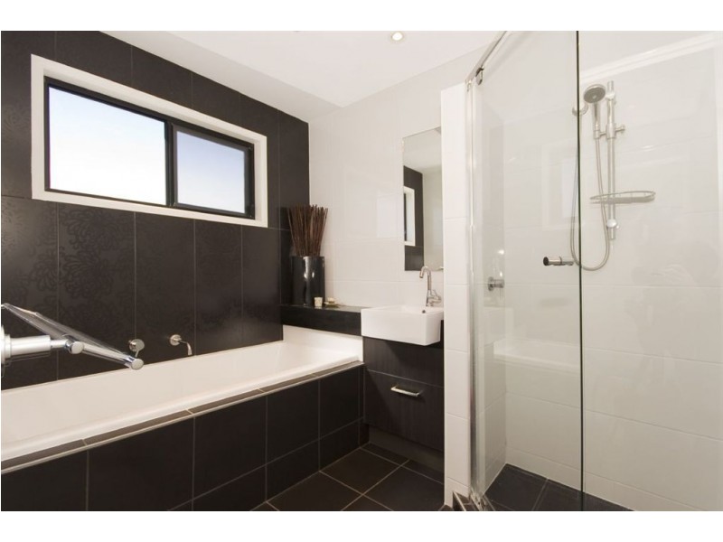 122 Cracknell Road, Tarragindi QLD 4121