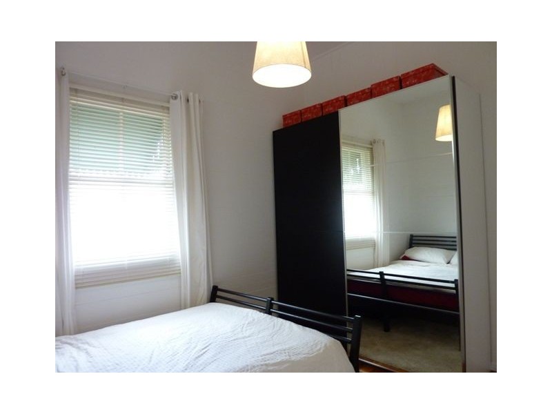 25 Fern Street, Woolloongabba QLD 4102