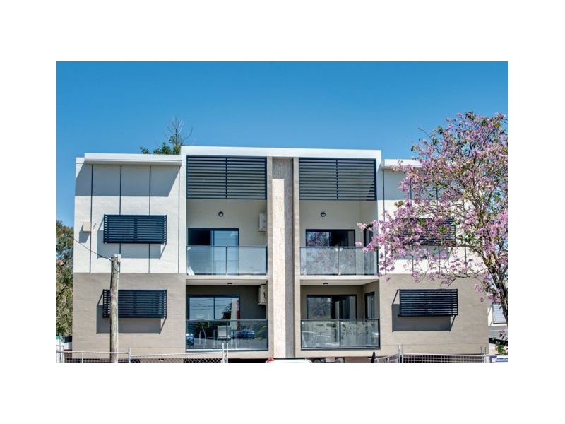 2/135 Cavendish Road, Coorparoo QLD 4151