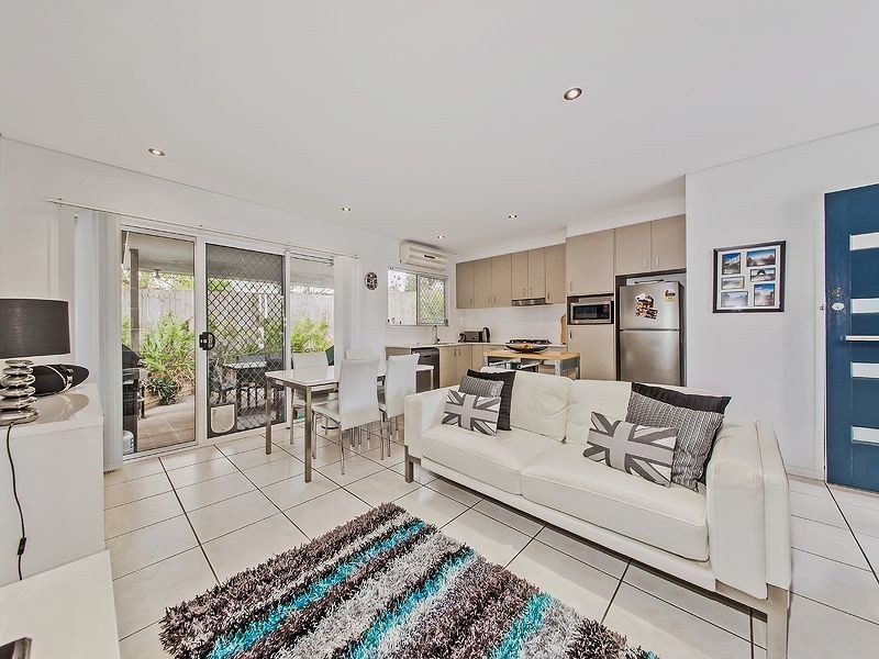 4/96 Dickenson Street, Carina QLD 4152