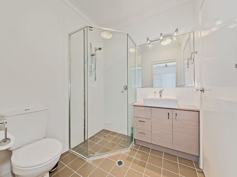 4/96 Dickenson Street, Carina QLD 4152