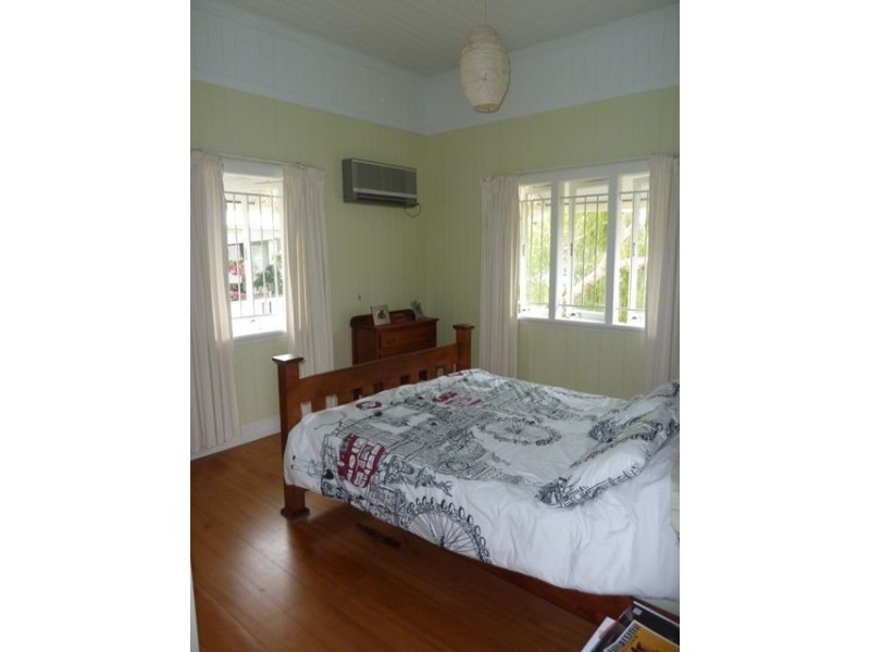 42 McLay Street, Coorparoo QLD 4151