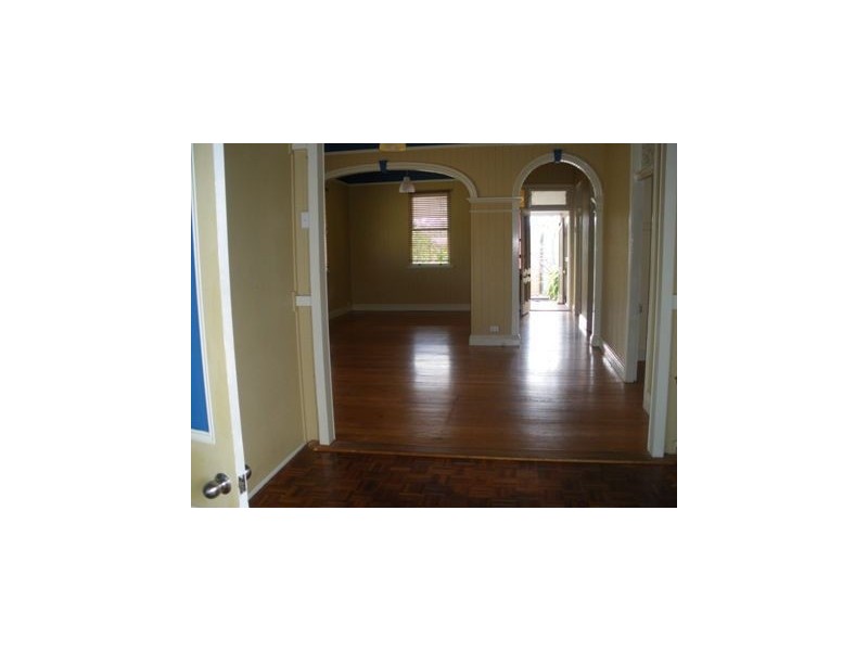 52 Maynard Street, Woolloongabba QLD 4102