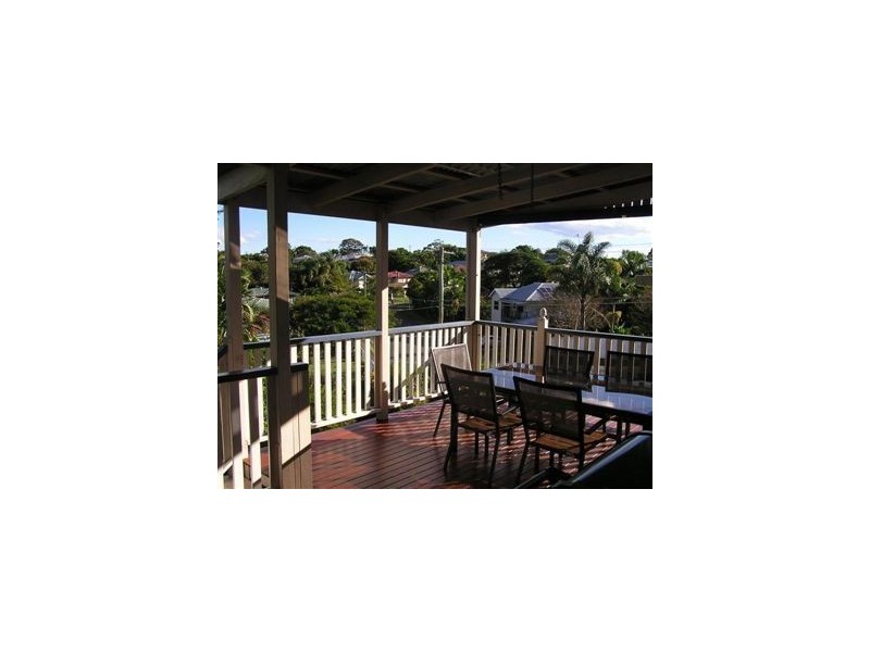 145 Watson Street, Camp Hill QLD 4152