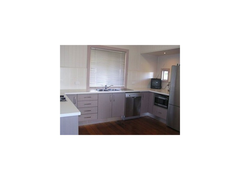 145 Watson Street, Camp Hill QLD 4152