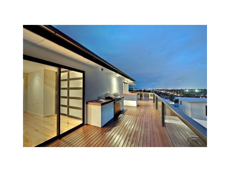 23 Castle Hill Street, Holland Park West QLD 4121