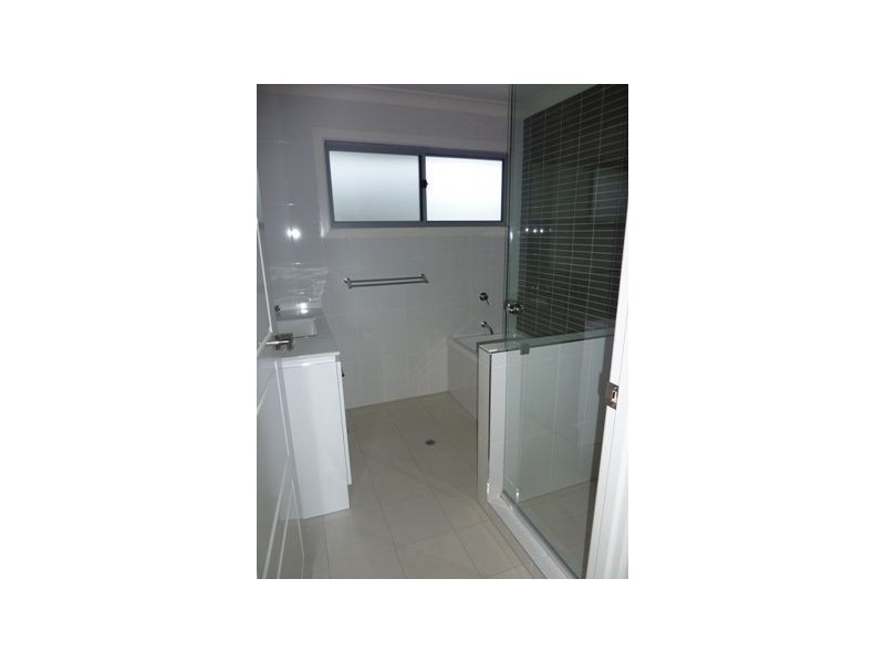 2/42 Brown Street, Camp Hill QLD 4152