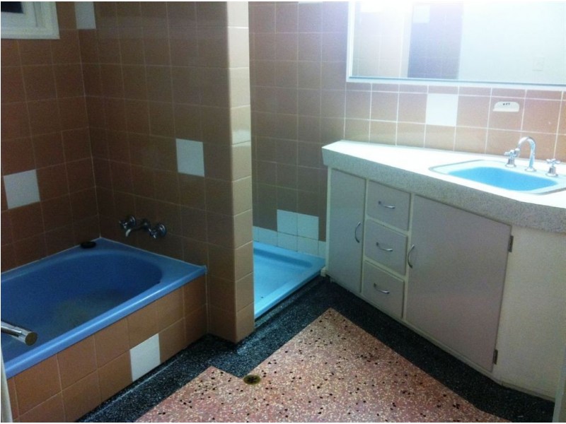 18 Palm Ave, Holland Park West QLD 4121