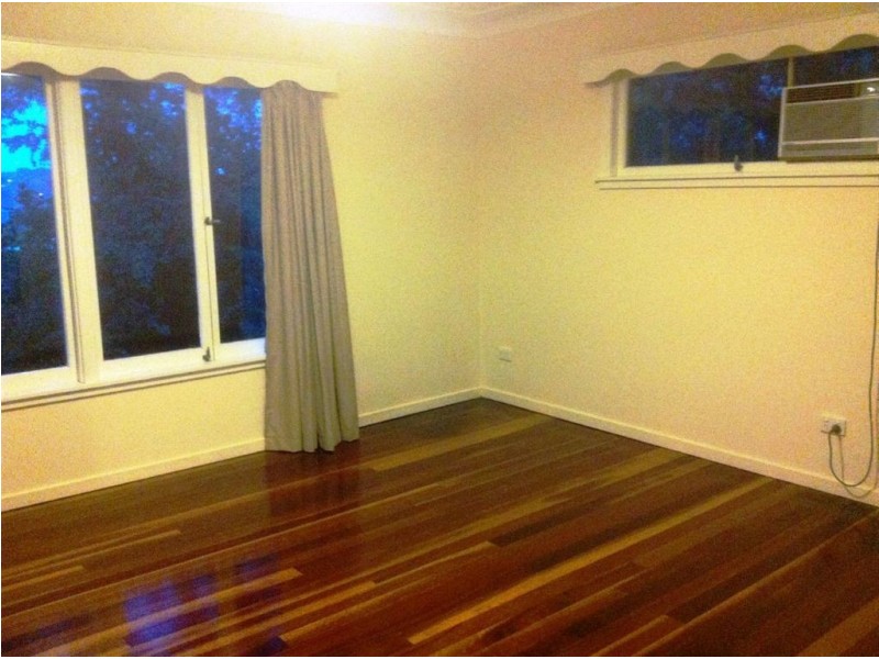 18 Palm Ave, Holland Park West QLD 4121