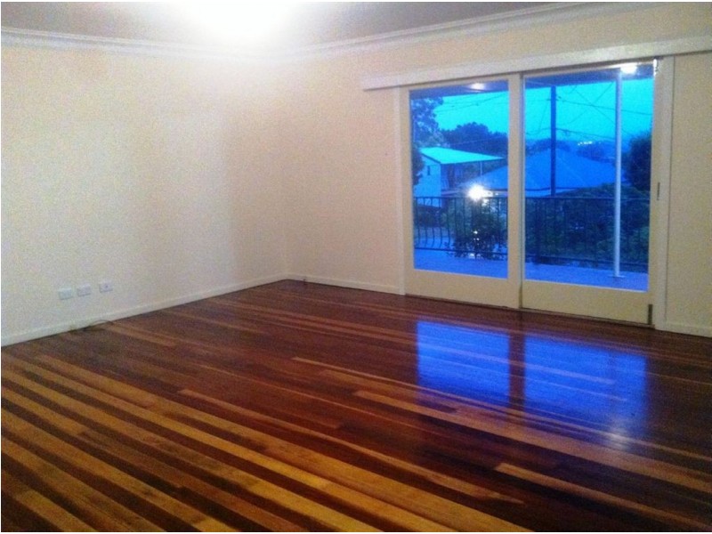 18 Palm Ave, Holland Park West QLD 4121