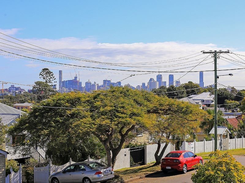 98 Henry Street, Greenslopes QLD 4120