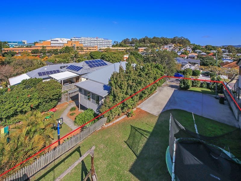 98 Henry Street, Greenslopes QLD 4120