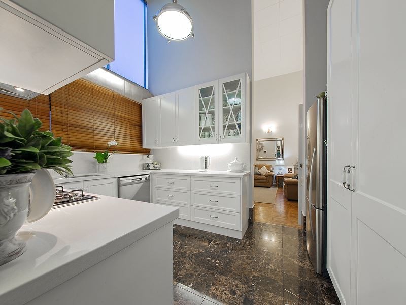 3/32 Kirkland Ave, Coorparoo QLD 4151