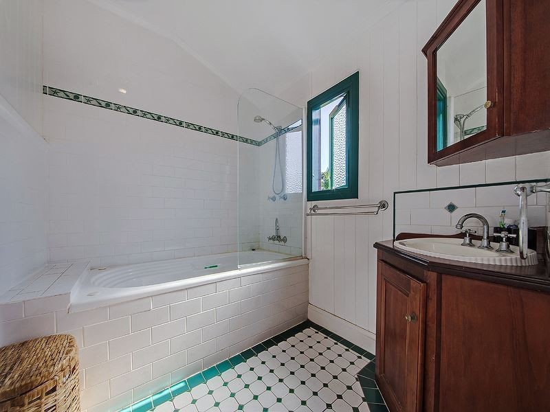 45 Brae Street, Coorparoo QLD 4151