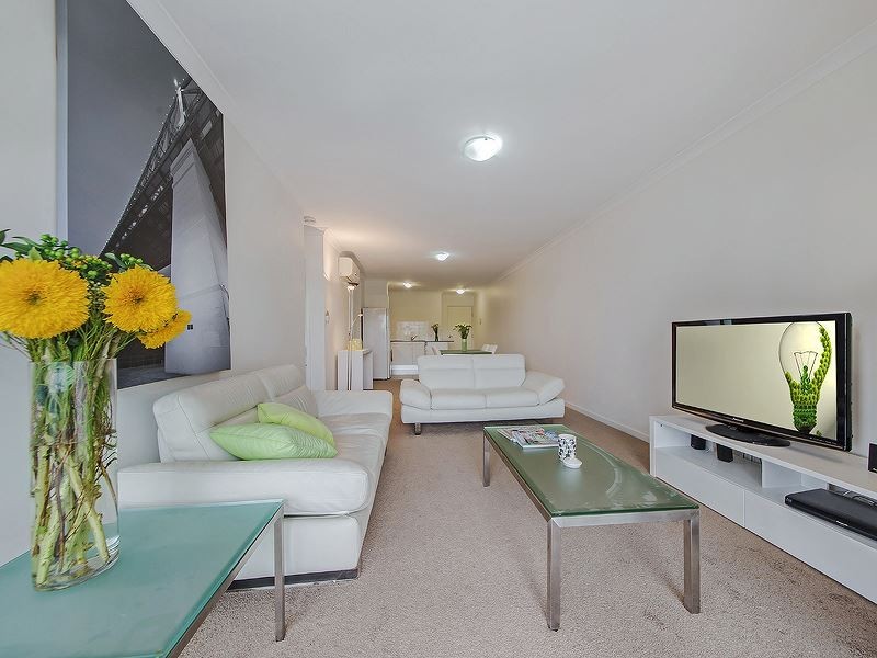 10/28 Carl Street, Woolloongabba QLD 4102