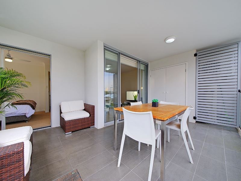 10/28 Carl Street, Woolloongabba QLD 4102