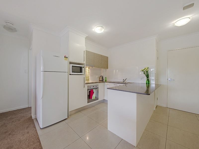 10/28 Carl Street, Woolloongabba QLD 4102