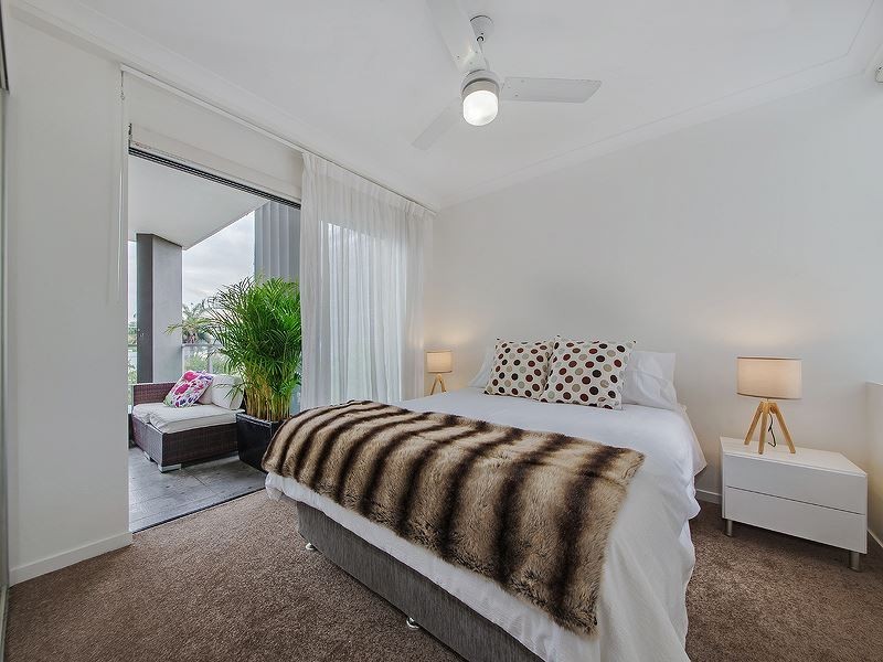 10/28 Carl Street, Woolloongabba QLD 4102