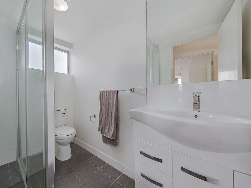 10/28 Carl Street, Woolloongabba QLD 4102