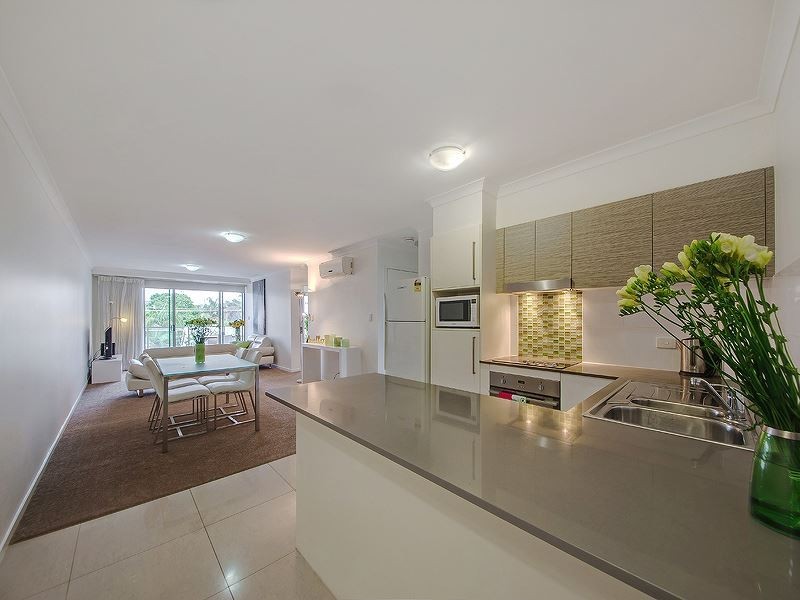 10/28 Carl Street, Woolloongabba QLD 4102