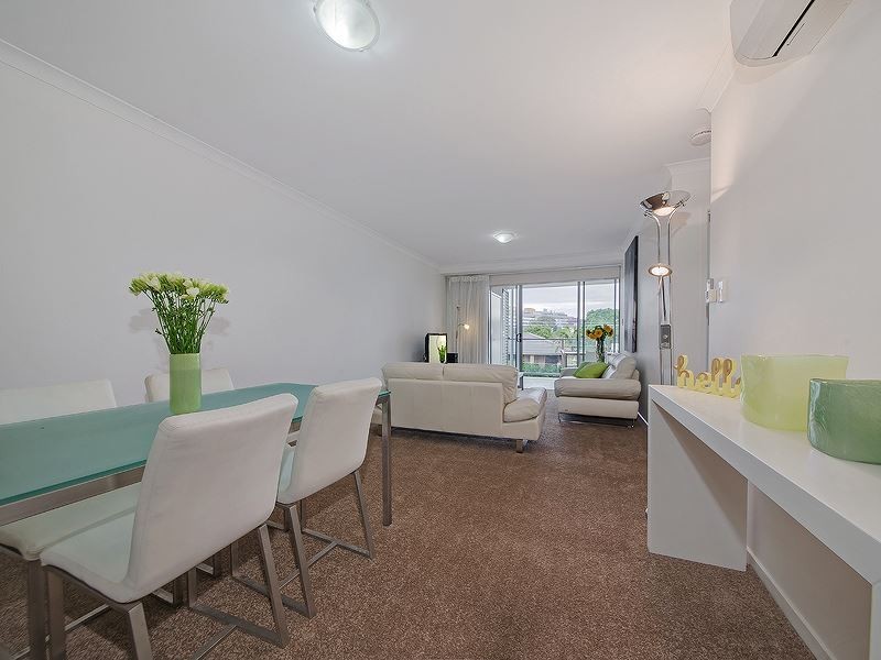 10/28 Carl Street, Woolloongabba QLD 4102