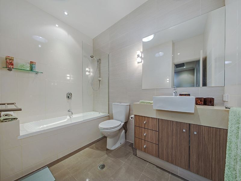 2/12 Riverview Tce, Hamilton QLD 4007