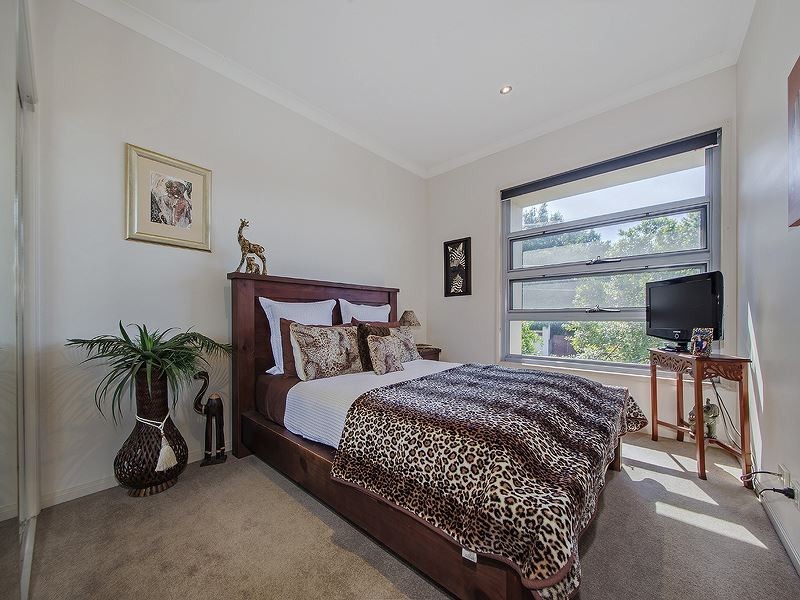 2/12 Riverview Tce, Hamilton QLD 4007