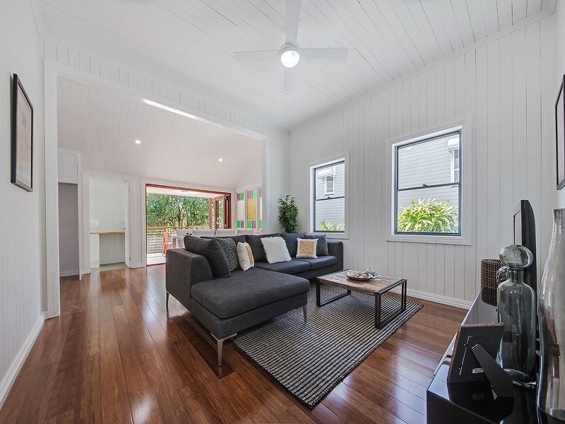 10 Ellis Street, Greenslopes QLD 4120